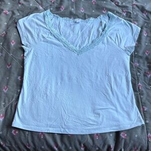 Women’s old navy baby blue crop tee vneck size large